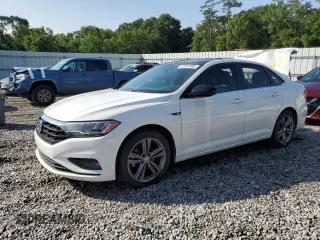 2020 Volkswagen Jetta S z VIN 3VWC57BUXLM100256, wystawiony jako Copart lot #57887095 z przebiegiem 96 731 mil mil oraz Szkoda całkowita • Salvage title. Historia ofert i sprzedaży dostępna na DreamBid. Obrazek 1.