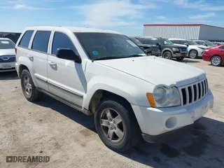 2007 Jeep Grand Cherokee Laredo with VIN 1J8GS48K97C597673, listed as a IAAI auction lot 41625207 with 150,365 mi miles. Bid and sale history available at carsss.com. Image 6.