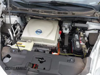 2015 Nissan LEAF SV with VIN 1N4AZ0CP1FC316894, listed as a IAAI auction lot 41826724 with 57,195 mi miles. Bid and sale history available at carsss.com. Image 10.