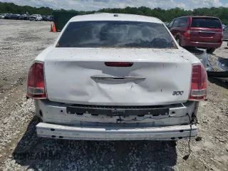 2014 Chrysler 300 z VIN 2C3CCAAG9EH239902, wystawiony jako Copart lot #56529875 z przebiegiem 118 752 mil mil oraz Szkody całkowita. Historia ofert i sprzedaży dostępna na DreamBid. Obrazek 6.