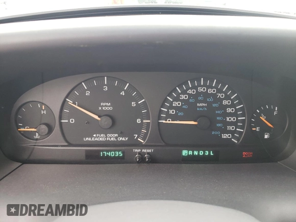 1999 Chrysler Town & Country LXi with VIN 1C4GP54L0XB884595, listed as a Copart auction lot 49307455 with 174,035 mi miles and Salvage Title. Bid and sale history available at carsss.com. Image 9.