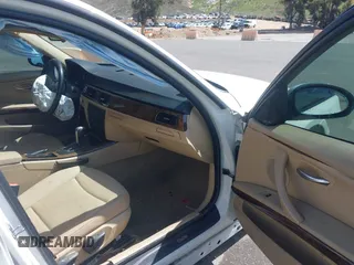 2006 BMW 3 Series 325i with VIN WBAVB13556PT01230, listed as a IAAI auction lot 41949691 with 162,386 mi miles and . Bid and sale history available at carsss.com. Image 5.
