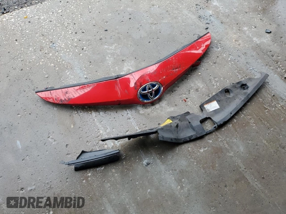 2015 Toyota Prius Two z VIN JTDZN3EUXFJ032995, wystawiony jako Copart lot #59794985 z przebiegiem 86 451 mil mil oraz Szkoda całkowita • Salvage title. Historia ofert i sprzedaży dostępna na DreamBid. Obrazek 13.