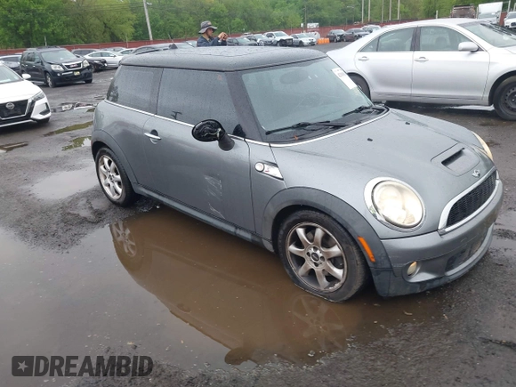 2010 MINI Hardtop S with VIN WMWMF7C52ATZ69781, listed as a IAAI auction lot 42181620 with 80,967 mi miles and . Bid and sale history available at DreamBid. Image 1.