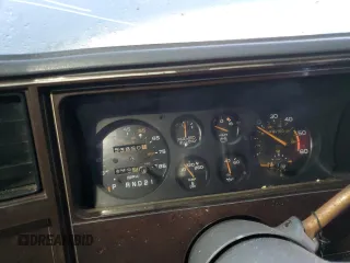 1985 Chevrolet El Camino z VIN 3GCCW80H2FS917457, wystawiony jako Copart lot #76519754 z przebiegiem 53 850 mil mil oraz Szkoda całkowita • Salvage title. Historia ofert i sprzedaży dostępna na DreamBid. Obrazek 9.