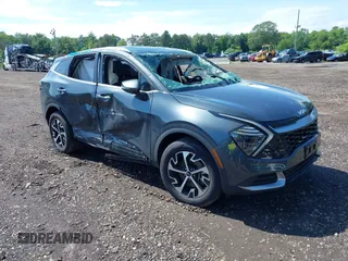 2025 Kia Sportage EX with VIN KNDPVCDG1S7186697, listed as a IAAI auction lot 42522789 with 7,671 mi miles and . Bid and sale history available at DreamBid. Image 1.