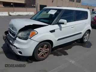 2010 Kia Soul + with VIN KNDJT2A21A7128666, listed as a IAAI auction lot 42019160 with 113,198 mi miles. Bid and sale history available at carsss.com. Image 2.