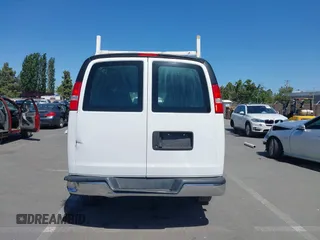 2020 Chevrolet Express Cargo z VIN 1GCWGAFP3L1273819, wystawiony jako IAAI lot #42299806 z przebiegiem 88 391 mil mil oraz . Historia ofert i sprzedaży dostępna na DreamBid. Obrazek 16.