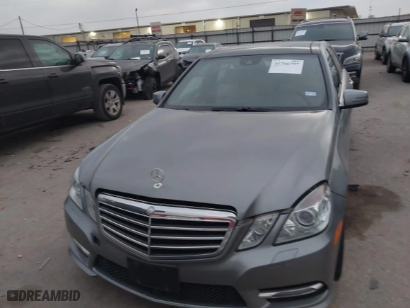 2013 Mercedes-Benz E-Class E 350 Luxury with VIN WDDHF8JB2DA722799, listed as a IAAI auction lot 41766797 with 87,646 mi miles. Bid and sale history available at carsss.com. Image 6.