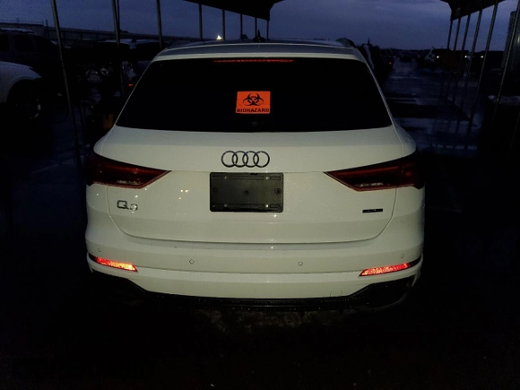 2024 Audi Q3 S line Premium z VIN WA1DECF35R1082556, wystawiony jako Copart lot #41539675 z przebiegiem Nie podano mil oraz Szkoda całkowita • Salvage title. Historia ofert i sprzedaży dostępna na DreamBid. Obrazek 6.