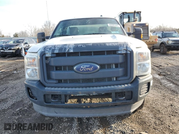2014 Ford F-250 XL z VIN 1FTBF2B67EEA69234, wystawiony jako Copart lot #44285305 z przebiegiem 272 993 mil mil oraz Czysty tytuł • Clean title. Historia ofert i sprzedaży dostępna na DreamBid. Obrazek 5.