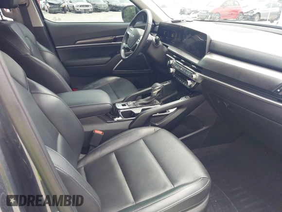 2023 Kia Telluride S with VIN 5XYP64GC0PG386895, listed as a IAAI auction lot 42365625 with 41,588 mi miles and . Bid and sale history available at DreamBid. Image 5.