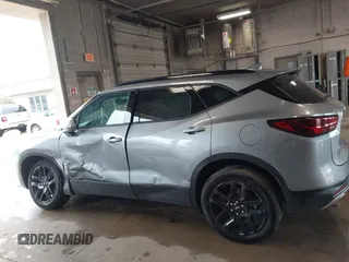 2024 Chevrolet Blazer LT z VIN 3GNKBJRS4RS128378, wystawiony jako IAAI lot #42247986 z przebiegiem 30 839 mil mil oraz . Historia ofert i sprzedaży dostępna na DreamBid. Obrazek 14.