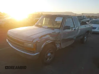 1994 Dodge Dakota with VIN 1B7GL23X6RS612067, listed as a IAAI auction lot 41196975 with 186,743 mi miles and . Bid and sale history available at DreamBid. Image 2.