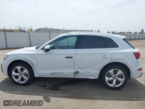 2021 Audi Q5 Premium Plus with VIN WA1BAAFY0M2069879, listed as a IAAI auction lot 42009952 with 44,686 mi miles. Bid and sale history available at carsss.com. Image 14.