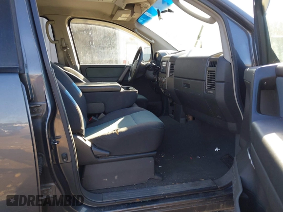 2005 Nissan Titan SE with VIN 1N6AA07BX5N502188, listed as a IAAI auction lot 41458002 with 207,154 mi miles. Bid and sale history available at carsss.com. Image 5.