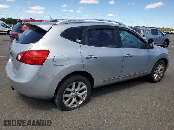 2011 Nissan Rogue S z VIN JN8AS5MV4BW669104, wystawiony jako Copart lot #57426735 z przebiegiem 132 021 mil mil oraz Tytuł czysty. Historia ofert i sprzedaży dostępna na DreamBid. Obrazek 3.
