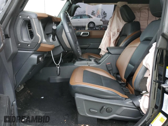 2024 Ford Bronco Outer Banks z VIN 1FMEE8BP6RLA07333, wystawiony jako Copart lot #50862875 z przebiegiem 11 348 mil mil oraz Szkoda całkowita • Salvage title. Historia ofert i sprzedaży dostępna na DreamBid. Obrazek 7.