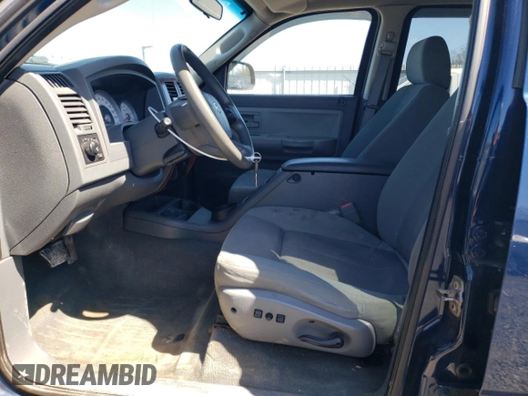 2005 Dodge Dakota SLT z VIN 1D7HW48N05S181997, wystawiony jako Copart lot #50633275 z przebiegiem 127 002 mil mil oraz Szkoda całkowita • Salvage title. Historia ofert i sprzedaży dostępna na DreamBid. Obrazek 7.