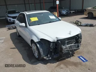 2014 Mercedes-Benz C 250 Sport z VIN WDDGF4HB6ER295673, wystawiony jako IAAI lot #42065843 z przebiegiem 103 856 mil mil oraz . Historia ofert i sprzedaży dostępna na DreamBid. Obrazek 1.