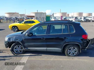 2015 Volkswagen Tiguan S с VIN WVGAV7AX8FW615777, выставлен на аукционе IAAI как лот 42165193 с пробегом Не указан миль и . История ставок и продаж доступна на DreamBid. Изображение 14.