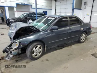 1998 Honda Accord EX z VIN 1HGCG5555WA095959, wystawiony jako Copart lot #86328854 z przebiegiem 252 058 mil mil oraz Szkoda całkowita • Salvage title. Historia ofert i sprzedaży dostępna na DreamBid. Obrazek 1.