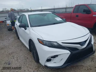 2022 Toyota Camry Hybrid SE with VIN 4T1G31AK5NU044700, listed as a IAAI auction lot 41904943 with 43,980 mi miles. Bid and sale history available at carsss.com. Image 1.