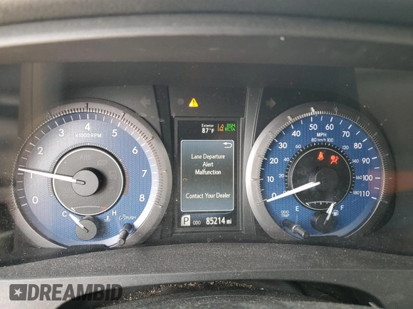 2019 Toyota Sienna XLE with VIN 5TDDZ3DC5KS223390, listed as a Copart auction lot 53304615 with 85,214 mi miles and Salvage title. Bid and sale history available at DreamBid. Image 9.
