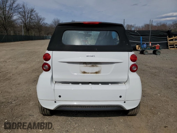 2013 Smart fortwo Passion z VIN WMEEK3BA6DK640099, wystawiony jako Copart lot #50757045 z przebiegiem 102 129 mil mil oraz Czysty tytuł • Clean title. Historia ofert i sprzedaży dostępna na DreamBid. Obrazek 6.