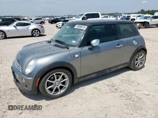 2005 MINI Hardtop S z VIN WMWRE33435TG95329, wystawiony jako Copart lot #56890015 z przebiegiem 47 985 mil mil oraz Czysty tytuł • Clean title. Historia ofert i sprzedaży dostępna na DreamBid. Obrazek 1.