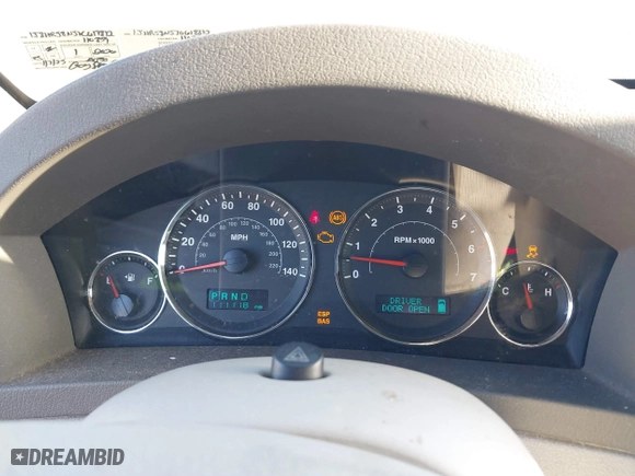 2007 Jeep Grand Cherokee Limited with VIN 1J8HR58N57C618812, listed as a IAAI auction lot 41435127 with 111,118 mi miles. Bid and sale history available at carsss.com. Image 7.