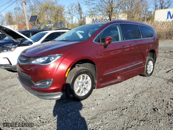 2020 Chrysler Pacifica Touring L 35th Anniversary with VIN 2C4RC1BG4LR158074, listed as a Copart auction lot 79211864 with 39,859 mi miles and Salvage Title. Bid and sale history available at carsss.com. Image 1.