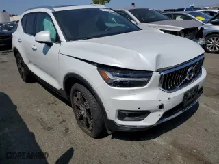 2019 Volvo XC40 Inscription with VIN YV4162UL5K2069273, listed as a Copart auction lot 64912823 with 8,553 mi miles. Bid and sale history available at carsss.com. Image 4.