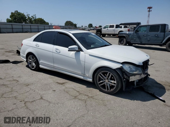 2014 Mercedes-Benz C 250 Sport with VIN WDDGF4HB2EA940916, listed as a Copart auction lot 62550455 with 91,691 mi miles and Salvage title. Bid and sale history available at DreamBid. Image 4.