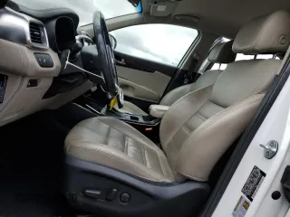 2017 Kia Sorento EX z VIN 5XYPH4A57HG301802, wystawiony jako Copart lot #55183885 z przebiegiem 128 064 mil mil oraz Szkoda całkowita • Salvage title. Historia ofert i sprzedaży dostępna na DreamBid. Obrazek 7.