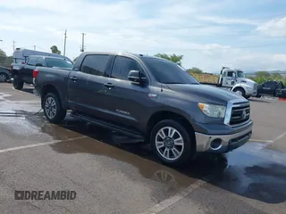 2011 Toyota Tundra z VIN 5TFEY5F14BX106229, wystawiony jako IAAI lot #42118006 z przebiegiem 96 465 mil mil oraz . Historia ofert i sprzedaży dostępna na DreamBid. Obrazek 1.