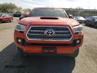 2017 Toyota Tacoma SR5 z VIN 3TMCZ5AN1HM096157, wystawiony jako Copart lot #74628764 z przebiegiem 91 998 mil mil oraz Szkoda całkowita • Salvage title. Historia ofert i sprzedaży dostępna na DreamBid. Obrazek 5.
