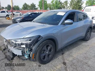 2022 Ford Mustang Mach-E Select z VIN 3FMTK1SSXNMA14614, wystawiony jako IAAI lot #42235651 z przebiegiem 45 998 mil mil oraz . Historia ofert i sprzedaży dostępna na DreamBid. Obrazek 2.