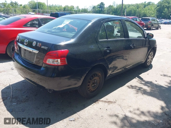 2012 Toyota Yaris z VIN JTDBT4K31CL017875, wystawiony jako IAAI lot #42384123 z przebiegiem 138 513 mil mil oraz . Historia ofert i sprzedaży dostępna na DreamBid. Obrazek 4.