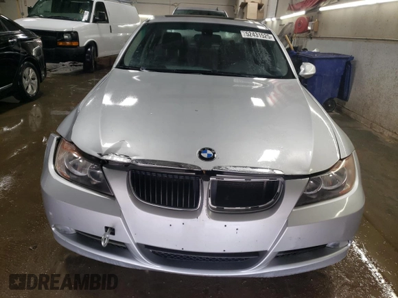 2007 BMW 3 Series 328i with VIN WBAVA33597KX71077, listed as a Copart auction lot 52431525 with 174,309 mi miles and Non Repairable. Bid and sale history available at DreamBid. Image 5.