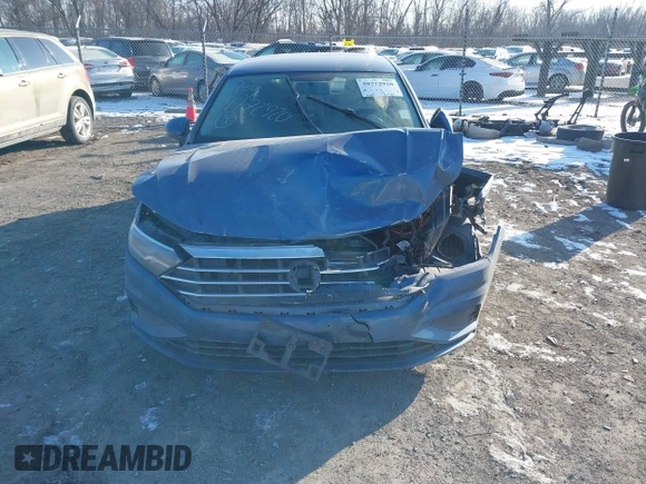 2021 Volkswagen Jetta S z VIN 3VWC57BU0MM054745, wystawiony jako IAAI lot #39772920 z przebiegiem 31 453 mil mil oraz . Historia ofert i sprzedaży dostępna na DreamBid. Obrazek 12.