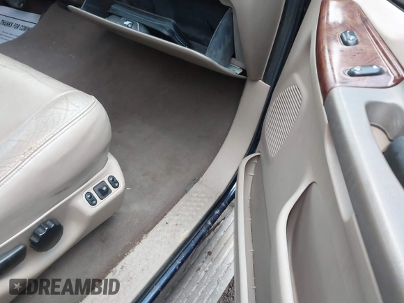 2002 Ford Excursion Limited с VIN 1FMNU43SX2EA77555, выставлен на аукционе IAAI как лот 41526308 с пробегом 274 040 миль миль и . История ставок и продаж доступна на DreamBid. Изображение 5.