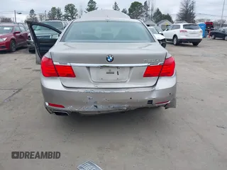 2011 BMW 7 Series 750Li xDrive with VIN WBAKC8C53BC432280, listed as a IAAI auction lot 41520006 with 114,135 mi miles. Bid and sale history available at carsss.com. Image 6.