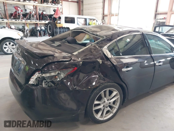 2010 Nissan Maxima 3.5 SV with VIN 1N4AA5AP8AC837305, listed as a IAAI auction lot 40349055 with 191,898 mi miles. Bid and sale history available at carsss.com. Image 13.