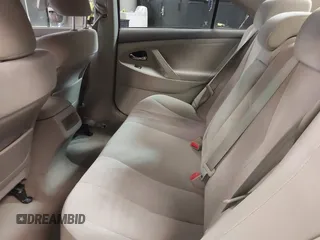 2011 Toyota Camry LE z VIN 4T1BF3EK0BU772878, wystawiony jako IAAI lot #42264913 z przebiegiem 177 820 mil mil oraz . Historia ofert i sprzedaży dostępna na DreamBid. Obrazek 8.