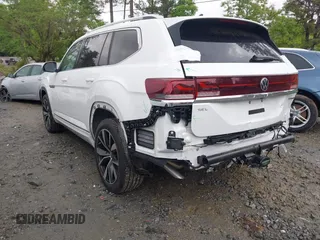 2024 Volkswagen Atlas SEL Premium R-Line with VIN 1V2FR2CA0RC598455, listed as a IAAI auction lot 42060180 with 2,865 mi miles and . Bid and sale history available at DreamBid. Image 3.