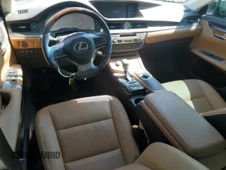 2016 Lexus ES 330 z VIN 58ABK1GG3GU014882, wystawiony jako Copart lot #56576305 z przebiegiem 45 415 mil mil oraz Szkoda całkowita • Salvage title. Historia ofert i sprzedaży dostępna na DreamBid. Obrazek 8.