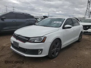2015 Volkswagen Jetta GLI SE z VIN 3VW4S7AJ6FM300124, wystawiony jako Copart lot #53427405 z przebiegiem 122 008 mil mil oraz Szkoda całkowita • Salvage title. Historia ofert i sprzedaży dostępna na DreamBid. Obrazek 1.
