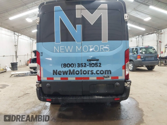 2019 Ford Transit z VIN 1FTYR2CM0KKB66383, wystawiony jako IAAI lot #42098606 z przebiegiem 325 657 mil mil oraz . Historia ofert i sprzedaży dostępna na DreamBid. Obrazek 16.