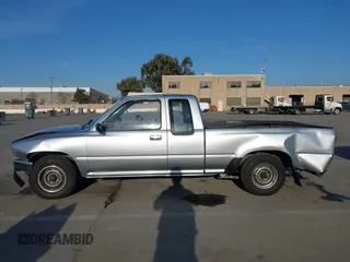 1989 Toyota Pickup с VIN JT4VN93D7K0001756, выставлен на аукционе IAAI как лот 41468936 с пробегом 187 284 миль миль и . История ставок и продаж доступна на DreamBid. Изображение 14.